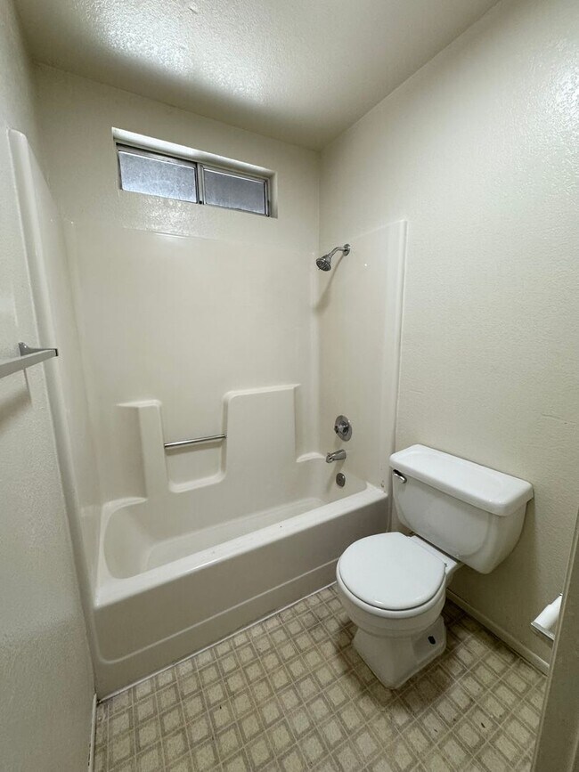 Building Photo - MA348