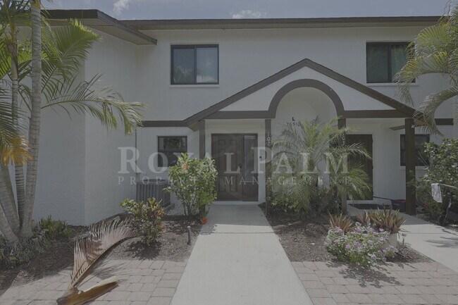 Building Photo - 2 Bed, 2.5 Bath Townhouse with Balcony, Pool & Prime Bonita Springs Location