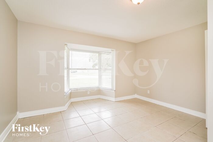 Building Photo - 2090 Raymond Dr