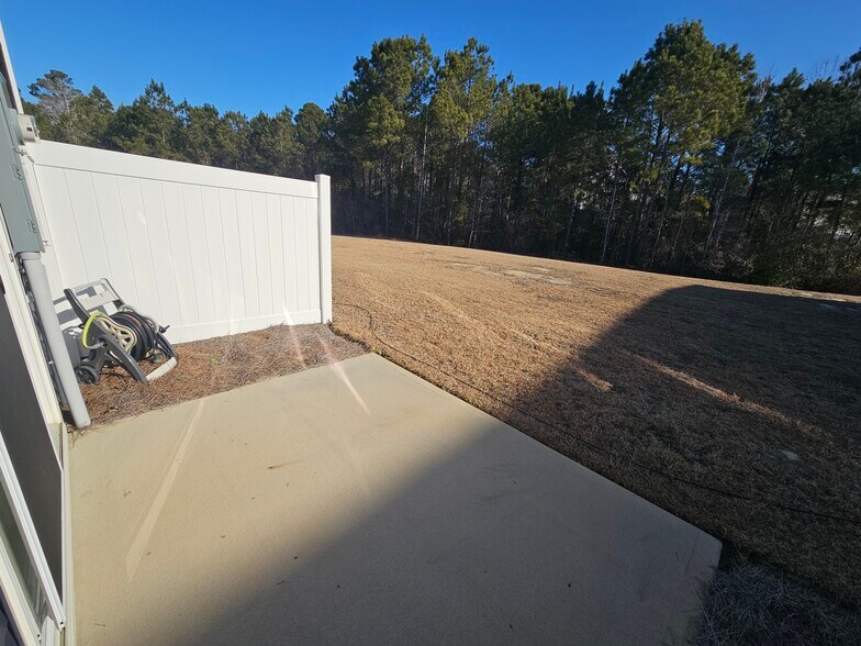 Building Photo - 7566 Knightbell Cir