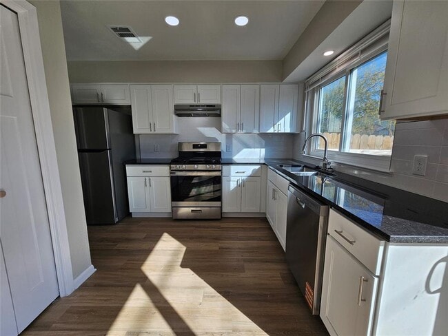 Building Photo - 1416 Hyridge Cir