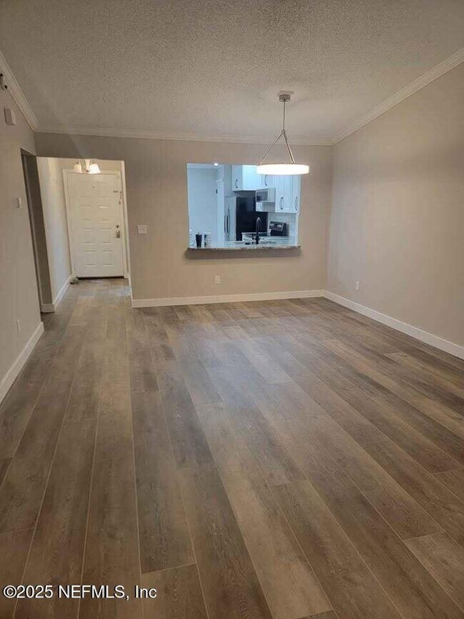 Building Photo - 2074 Sea Hawk Dr
