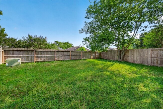 Building Photo - 16855 Carrollton Creek Ln