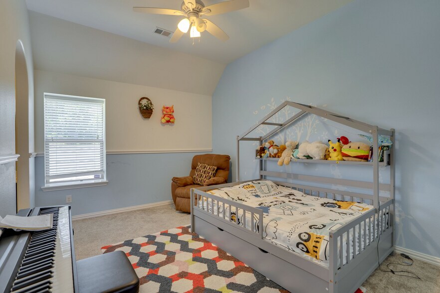 Building Photo - 1604 Woodrose Ct