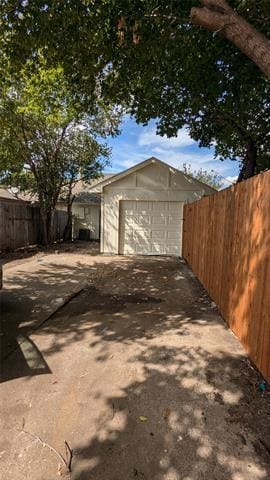 Building Photo - 665 Stonehenge Dr