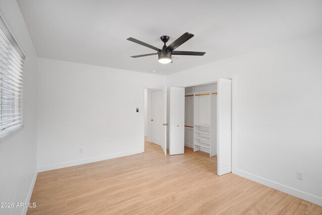 Building Photo - 4028 E Edgemont Ave