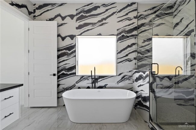 Building Photo - 32 Zimmerius Ave