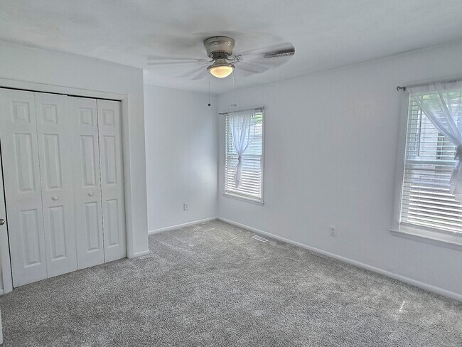 Building Photo - 613 Folkstone Way