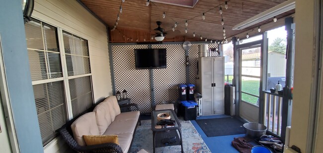 Covered, Screened Back Porch - 1359 Apple Blossom Dr