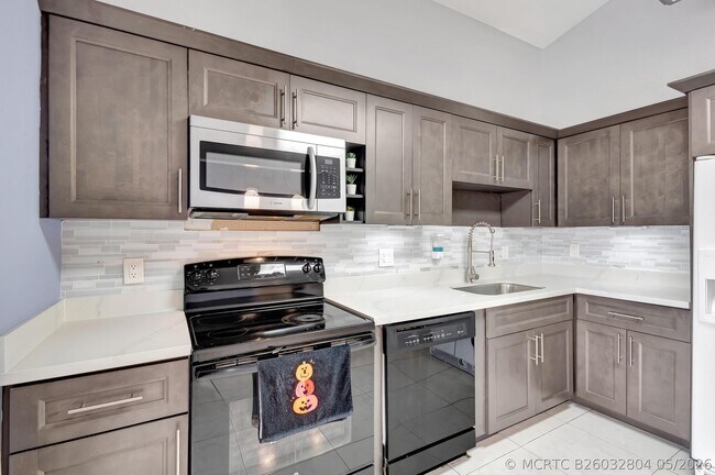 Building Photo - 4385 Willow Brook Cir