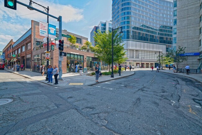 Building Photo - 170 Brookline Ave