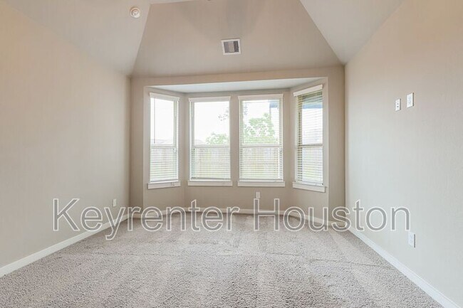Building Photo - 11942 California Sister Dr