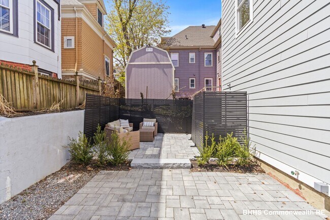 Building Photo - 15 Spring Hill Terrace
