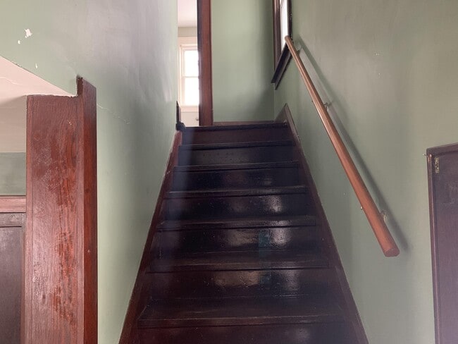 Building Photo - 1259 E Pershing St