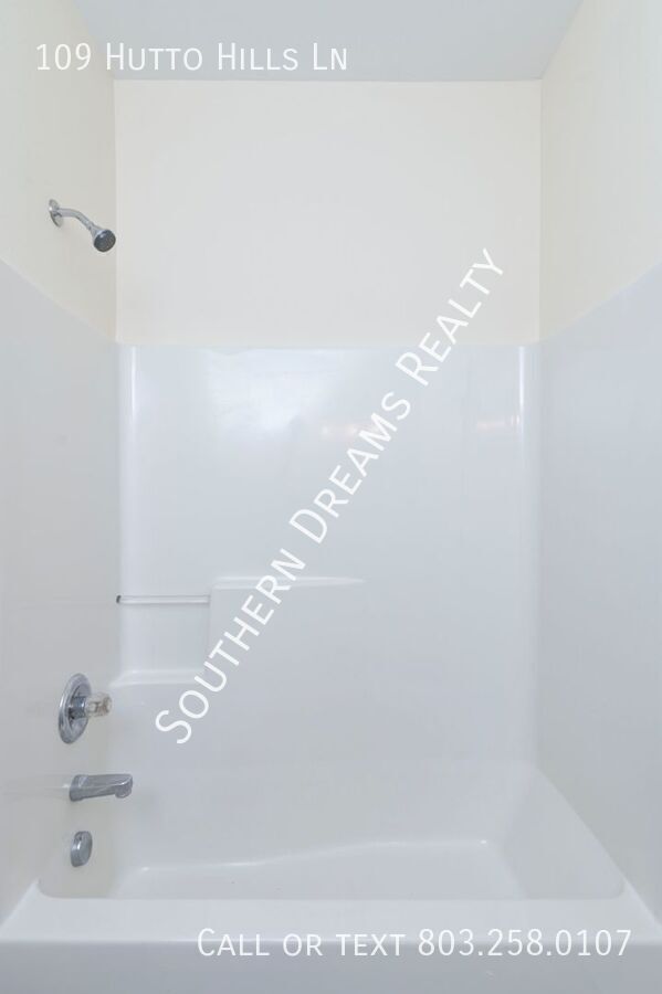 Building Photo - 109 Hutto Hill