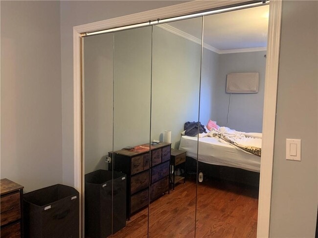 Building Photo - 86 Ave. S