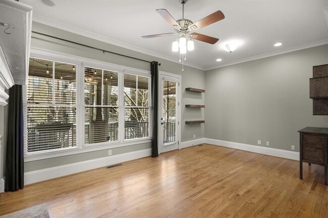 Building Photo - 395 Laurent St NW