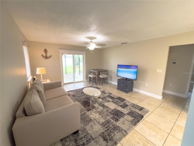 Building Photo - 820 N Central Ave