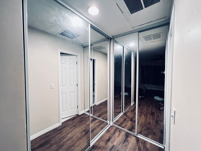 Building Photo - Santee 2 Bedroom Tamberly Townhouse for Rent