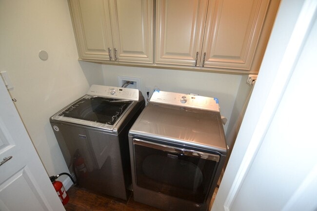 Building Photo - Newly remodeled, 3 bedroom, 2 bath home near Southern University loaded with amenities!