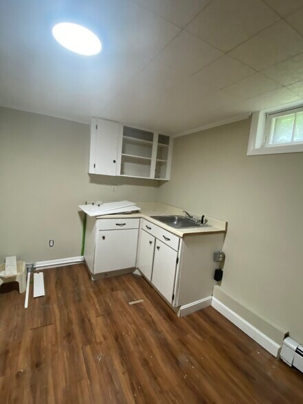 Building Photo - 748 Togus Rd