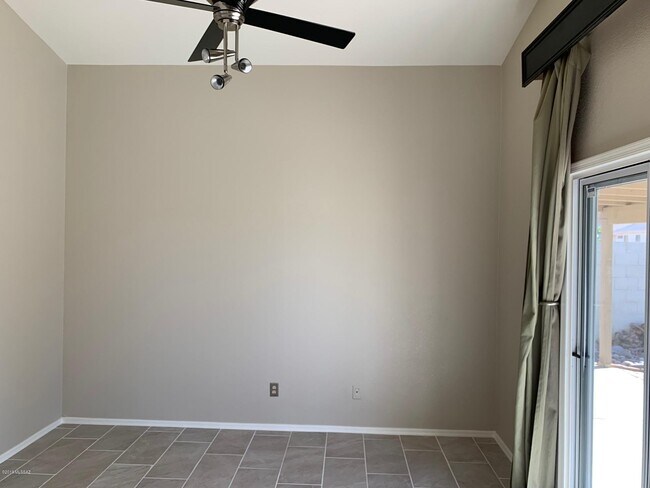 Building Photo - 8824 S Desert Rainbow Dr