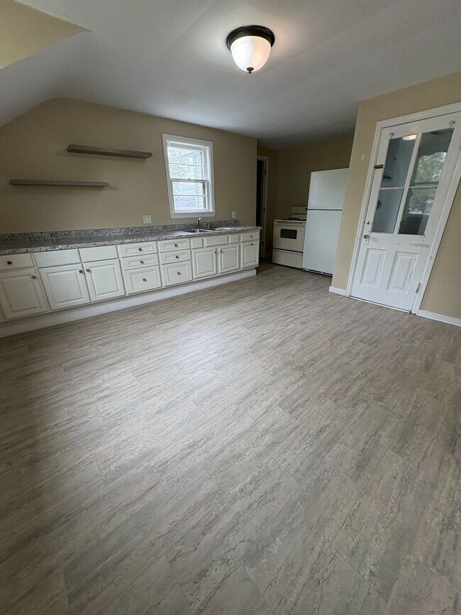 Building Photo - GB - 02 - Duplex