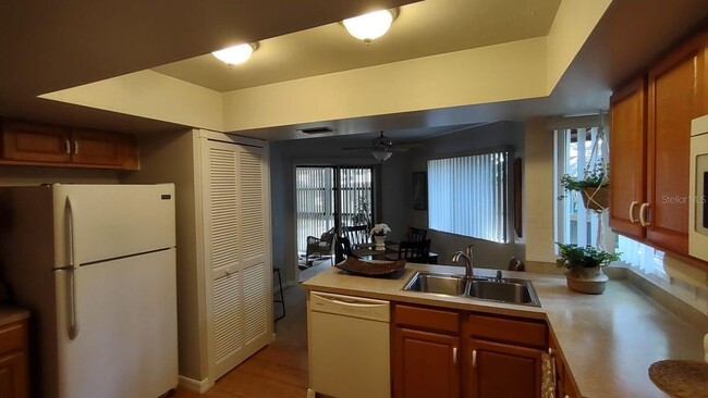 Building Photo - 16 Pinehurst Pl