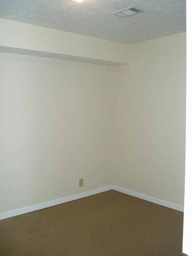 Building Photo - 506 Jefferson Dr