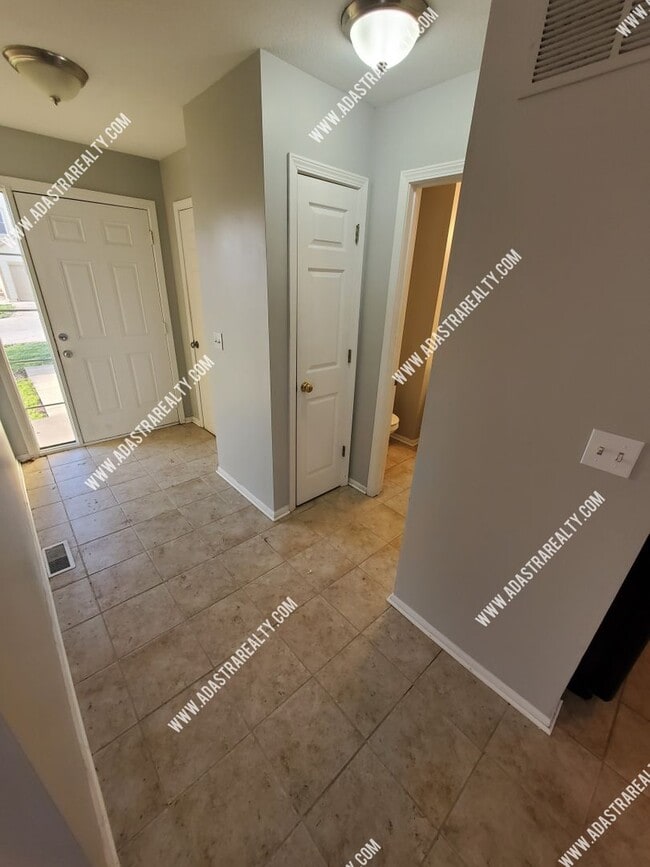 Building Photo - Beautiful and Spacious Louisburg Townhome-Available in MAY!!