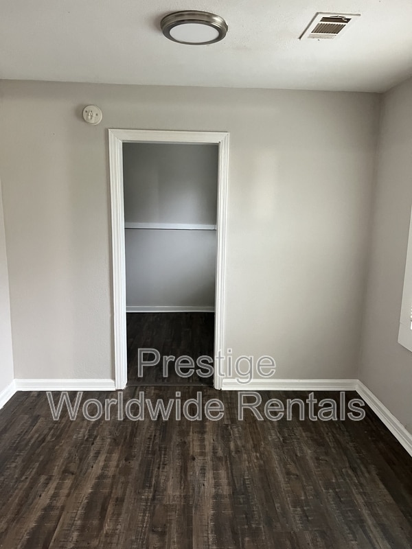 Building Photo - 3028 Meade St