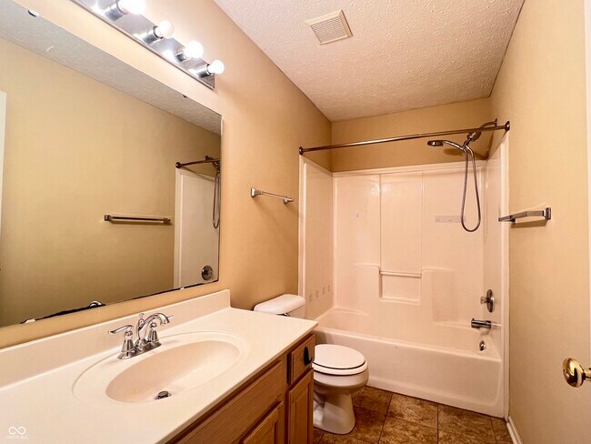 Building Photo - 5913 Sandalwood Dr