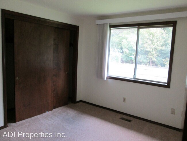 Building Photo - 3 br, 2 bath House - 17640 SW Wright St.
