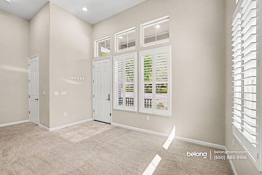 Building Photo - 3989 Portola Cmn