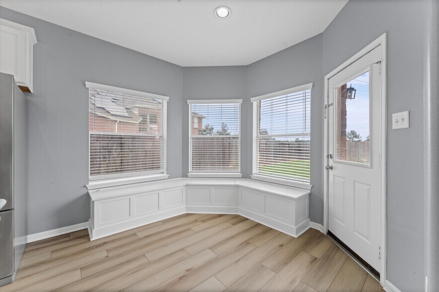 Building Photo - 13402 Great Creek Dr