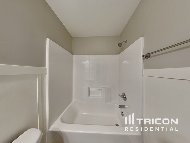 Building Photo - 4636 Queen Pierrette St