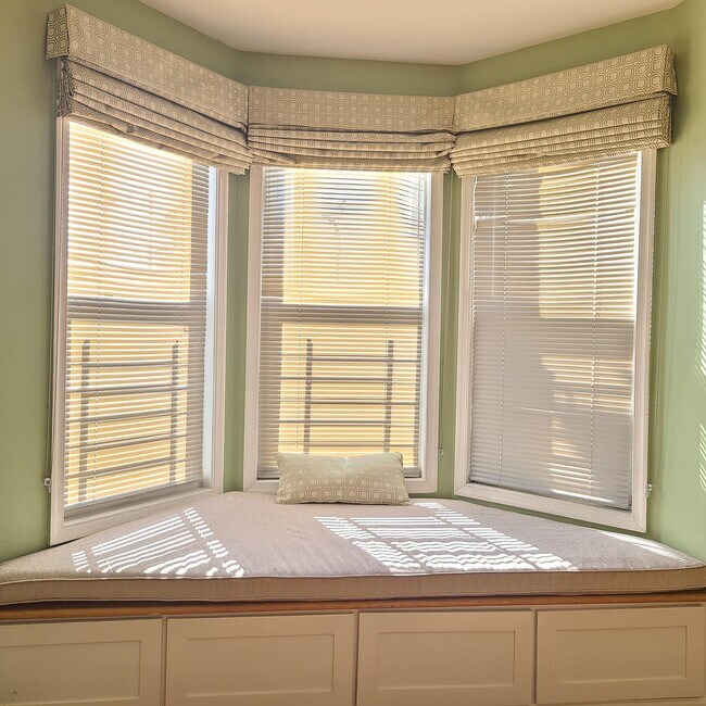 Building Photo - 561 AVENUE E