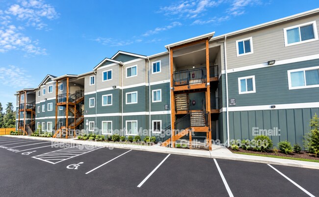 Building Photo - 3655 Pleasant View Dr NE