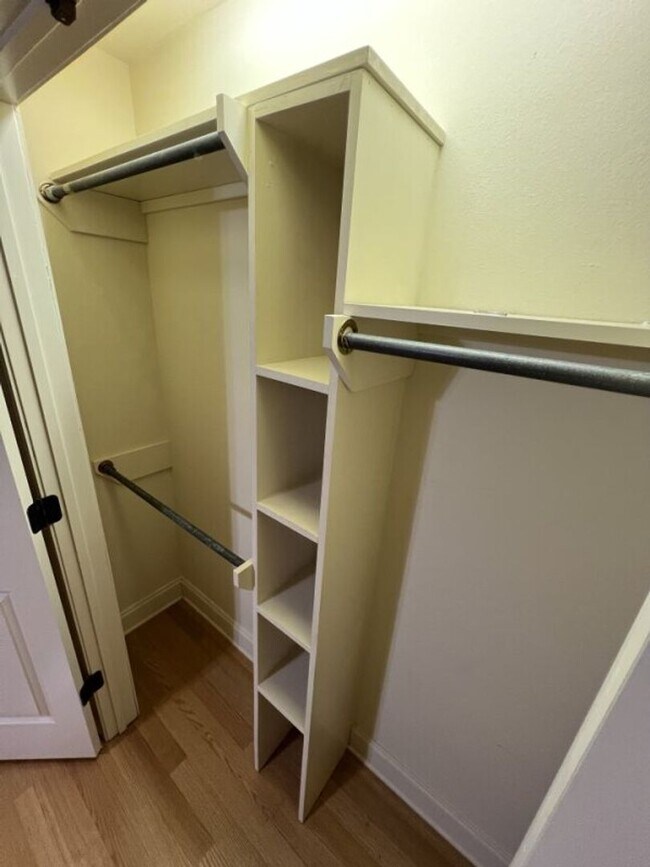 Building Photo - Elegant Two-Story Home with Outdoor Kitchen in Desirable Shadows Lake