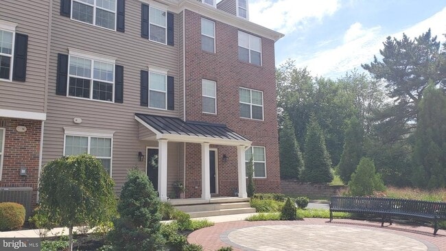 Building Photo - 700 Pony Ln