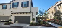 Building Photo - Beautiful condo in Eastvale