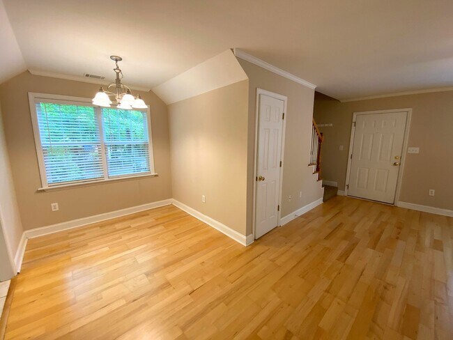 Building Photo - 1020 Trotters Walk