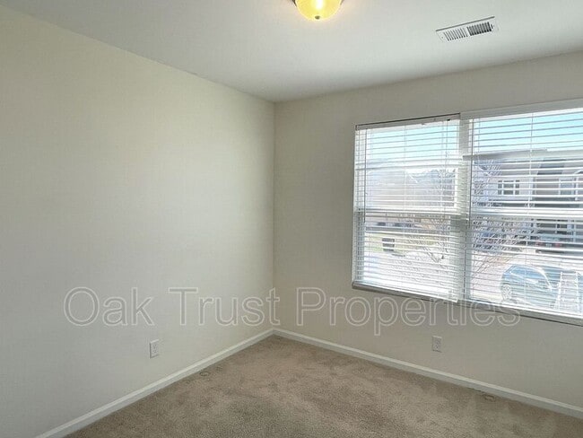 Building Photo - 9111 Parlor Dr