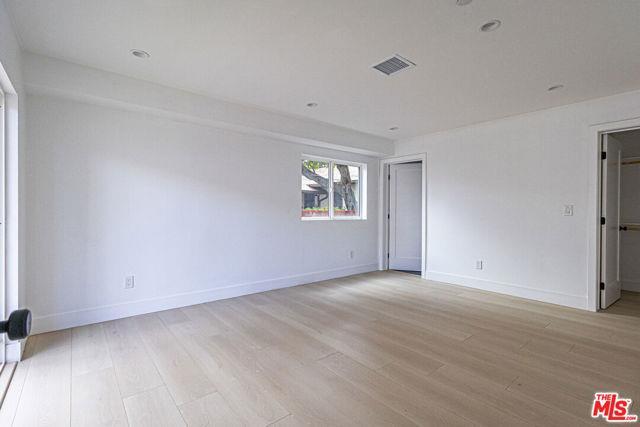 Building Photo - 11810 Gilmore St