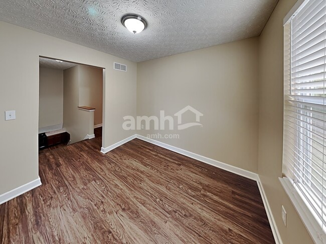 Building Photo - 520 Stone Shadow Drive