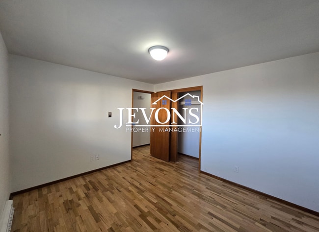 Building Photo - $250 Off First Month's Rent! Easy access to Nob Hill Blvd, 16th Ave, and Summitview Ave for commu...