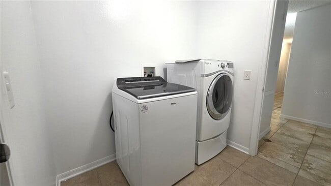 Building Photo - 1699 Landfair Ave