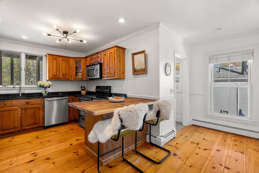 Building Photo - 4 Greenleaf St