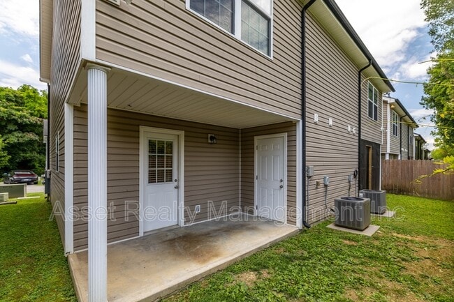 Building Photo - 4730 Forest Landing Way