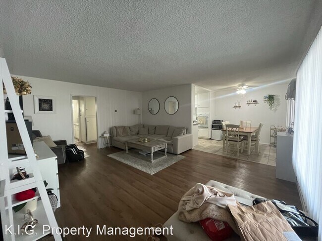 Building Photo - 1 br, 1 bath Apartment - 825 S. Bedford St...